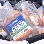 A 20 dias das eleições, morador filma cestas básicas do programa ‘Cesta da Família’ estocadas em escola no Uiramutã