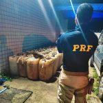 Motorista capota em fuga da PRF, mas é preso com 1,6 mil litros de combustível irregular