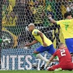 Brasil vence Sérvia com 2 gols de Richarlison