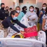 PRF emociona crianças internadas no Hospital Santo Antônio com doação de brinquedos