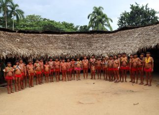 Mulheres indígenas mantêm cultura, lideram comunidades e defendem territórios em Roraima
