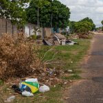 Entulho e galhadas são de responsabilidade do morador, alerta prefeitura