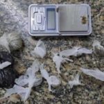 Casal é preso após esconder drogas na roupa da filha em Boa Vista