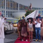 Acompanhado por indígenas e imigrantes, Dom Evaristo Spengler assume diocese de Roraima