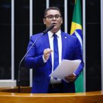 ‘Faccionados entram no Brasil e ainda ganham CPF’, denuncia deputado de Roraima