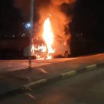 Kombi pega fogo ao abastecer na zona Oeste de Boa Vista
