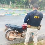 Motocicleta adulterada é apreendida pela PRF na BR-432, em Cantá