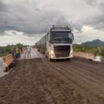 Trecho da BR-174 onde ponte desabou será liberado no final da tarde de domingo (21)
