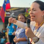 Opositora de Maduro diz que apoiadores de líder venezuelano tentaram agredi-la em evento de campanha