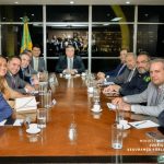 Flávio Dino promete reforçar forças de segurança em Pacaraima