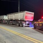 Carreta furtada em São Paulo é recuperada na BR-174, no interior de Roraima