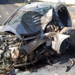 Motorista colide veículo contra árvore e duas pessoas morrem na avenida Getúlio Vargas
