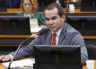 Aprovado estacionamento livre para oficiais de Justiça em exercício da profissão