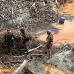 PF apreende armas, munições, coletes e radiocomunicadores em operação contra o garimpo na TI Yanomami