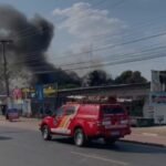 Incêndio atinge ferro velho na zona Oeste de Boa Vista