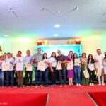 Prefeito e primeira-dama recebem 341 novos integrantes dos projetos sociais