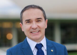 Enquetes em redes sociais apontam Duda Ramos entre nomes competitivos da direita de Roraima para o Senado