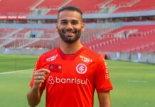 Internacional inicia conversas para renovar com Thiago Maia