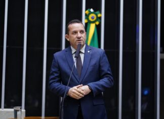 Pastor Diniz propõe cobrar 5 anos de impostos atrasados das bets