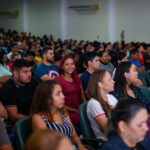 Cerca de três mil servidores da educação são preparados para a volta às aulas na capital