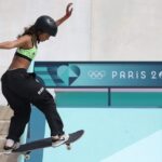 Rayssa Leal vai do choro nos braços da família ao pódio nos Jogos Olímpicos