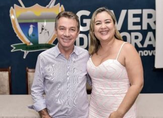 Secretária online deixa governo e pode tentar vaga presencial nas urnas