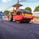 Prefeitura da capital está asfaltando 4,6 km de ruas no bairro Caranã