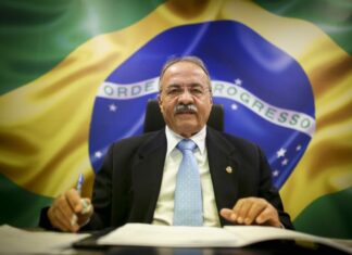 Investigação não comprovou que dinheiro na cueca de Chico Rodrigues era ilegal, conclui PGR