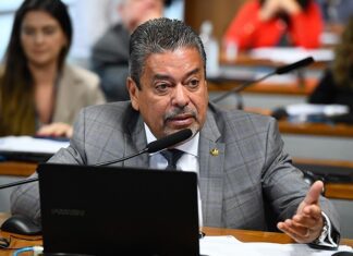 Estagiário pode ter licença sem desligamento do estágio, aprova relatório de Dr. Hiran