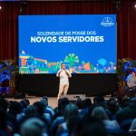 Arthur empossa 257 professores da rede municipal