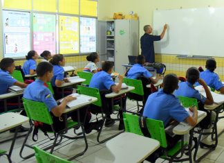 Piso do magistério tem reajuste de 5,4% e vai a R$ 5,1 mil em 2026