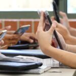 Lula sanciona lei que restringe uso de celulares nas escolas