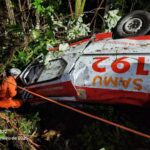 Ambulância capota na BR-174 entre Presidente Figueiredo e Manaus e dois morrem