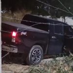 Motorista embriagado bate em carros estacionados, foge e atinge cerca da FAB em Boa Vista