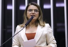 Câmara de Normandia aprova título de Cidadã Honorária para deputada condenada por compra de votos e caixa 2