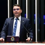 Anotações de Flávio Bolsonaro mostram a estratégia do PL para eleições 2026 em Roraima