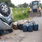 Perseguição policial resulta em capotamento e apreensão de gasolina em Pacaraima apreensão de gasolina