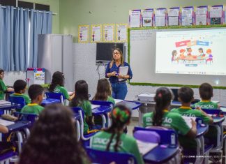 Lei promulgada permite professores acumularem outro cargo público