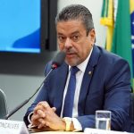 Afeito aos espetáculos, Dr. Hiran não convence mais ninguém de que está preocupado com interesses coletivos Hiran