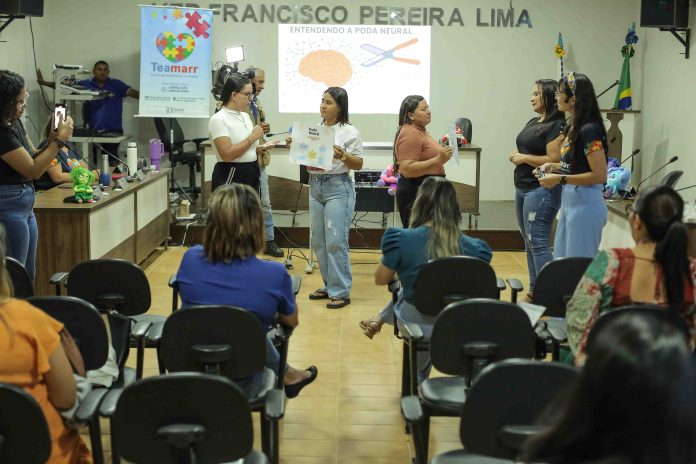 Encontro tem como público-alvo professores da Educação, profissionais da área da Saúde e assistência, pais ou responsáveis e cuidadores 1