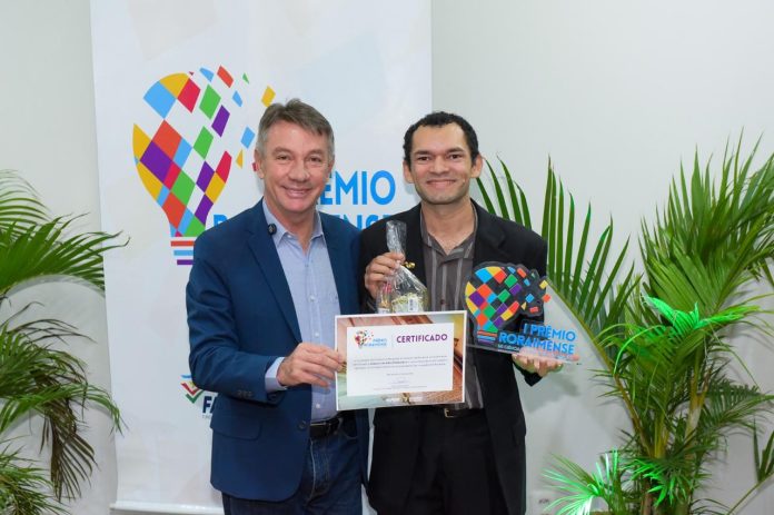 Aldenor Pimentel foi o vencedor do prêmio estadual na categoria Profissional de Comuncação e o único finalista da Região Norte na etapa nacional. Foto AscomFaperr