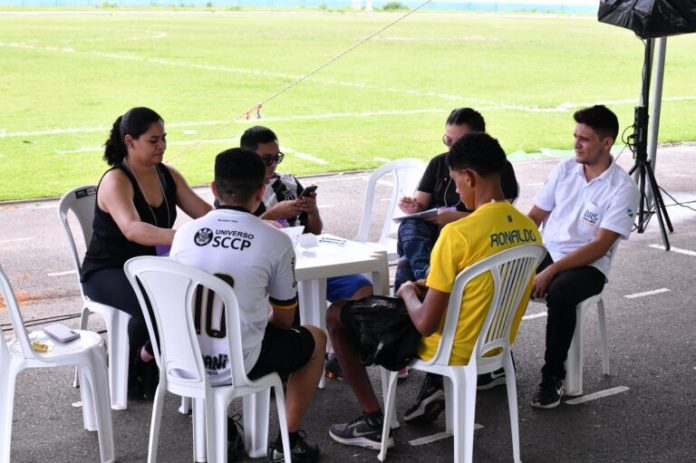 Mutirao-Sem-Curriculo_Stephane-Queiroz-6-768x511