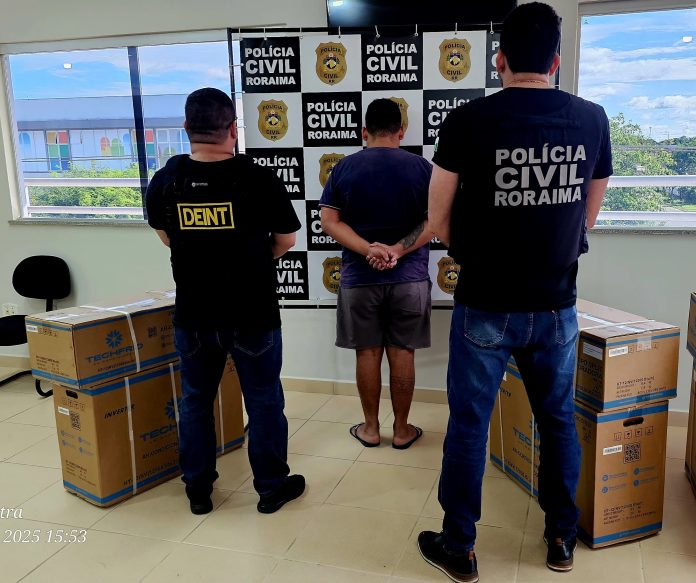O suspeito foi conduzido à Delegacia Especial de Repressão a Crimes Cibernéticos