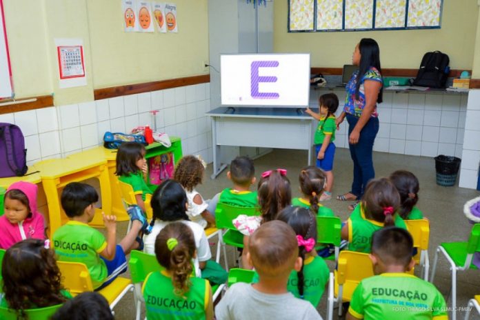 Profissionais da educação de Boa Vista - SEMUC