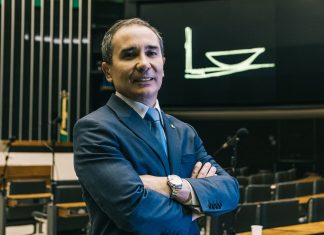 Duda Ramos propõe transporte público gratuito para participantes do ENEM e estudantes de cursinhos preparatórios em todo o país