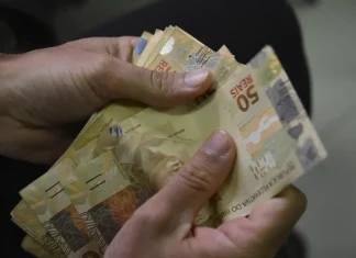 Novo salário mínimo será de R$ 1.621 em 2026