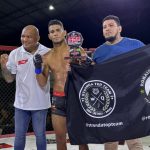 Venezuelano radicado em Roraima conquista cinturão peso pena no Silva Combat Fight