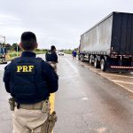 PRF registra 1,6 mil toneladas de sobrecarga em caminhões nas rodovias federais de Roraima em 2025 PRF