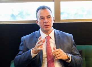 Quase metade dos beneficiários de programas sociais pretende apostar em bets ilegais