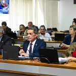 Projeto de Mecias pede inclusão de saberes indígenas e quilombolas na educação técnica